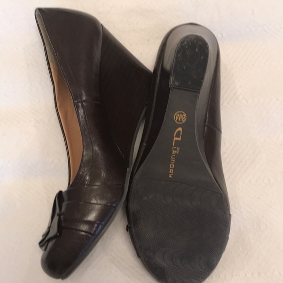 EUC Chinese Laundry Dark Brown wedges - Picture 4 of 4